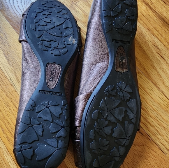 Born Lilly Ballet Flats Size 8 Bronze Slip Ons Leather Casual Office - Picture 3 of 6